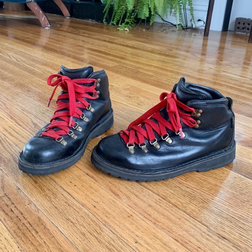 Danner Mountain Pass Women's Hiking Boot GoreTex Waterproof 7